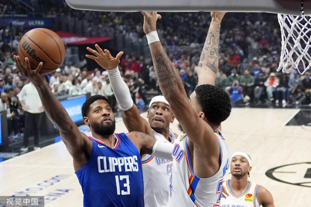 有两名球迷 有两名球迷